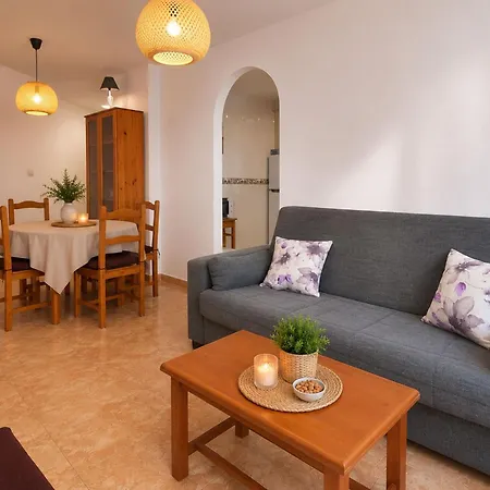 Apartment Beach, Centre Garage